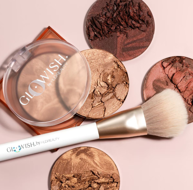 Huda Beauty - Glowish Soft Radiance Bronzing Powder