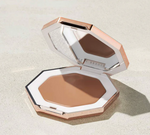 Cargar imagen en el visor de la galería, Fenty Beauty - Cheeks Out Freestyle Cream Bronzer Butta Biscuit
