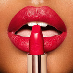 Cargar imagen en el visor de la galería, Charlotte Tilbury - Hot Lips Matte Revolution Pasty Red
