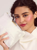 Cargar imagen en el visor de la galería, PRE-VENTA - Rare Beauty Something Rosy Lip &amp; Cheek Set
