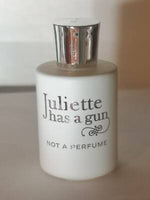 Cargar imagen en el visor de la galería, Juliette Has a Gun Not a Perfume in the 8ml (0.27 fl. oz.) *sin caja*
