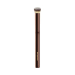 Cargar imagen en el visor de la galería, Hourglass - Vanish™ Seamless Finish Concealer Brush

