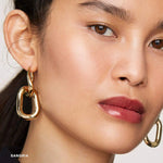 Cargar imagen en el visor de la galería, Merit - Shade Slick Hydrating Tinted Lip Oil Sangria

