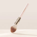 Cargar imagen en el visor de la galería, PRE-VENTA - Rare Beauty Always An Optimist Powder Brush
