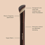 Cargar imagen en el visor de la galería, Hourglass - Ambient Soft Glow Foundation Brush
