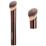 Cargar imagen en el visor de la galería, Hourglass - Ambient Soft Glow Foundation Brush
