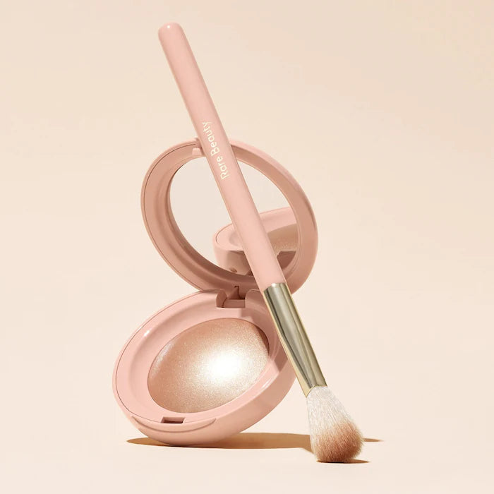 PRE-VENTA - Rare Beauty Positive Light Precision Highlighter Brush