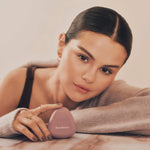 Cargar imagen en el visor de la galería, Rare Beauty - Find Comfort Niacinamide Hydrating Hand Cream
