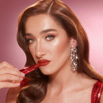 Cargar imagen en el visor de la galería, Charlotte Tilbury - Matte Revolution Hydrating Lipstick Fame Flame
