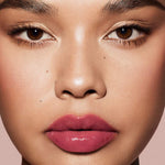Cargar imagen en el visor de la galería, Fenty beauty - Gloss Bomb Stix High-Shine Gloss Stick High’Biscus 05
