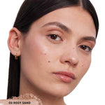 Cargar imagen en el visor de la galería, Yves Saint Laurent - Hyper Luminize Powder Highlighter 03 Rosy Sand
