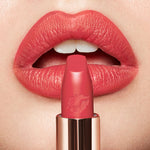 Cargar imagen en el visor de la galería, Charlotte Tilbury - Hot Lips Matte Revolution Long-Lasting Lipstick Carina&#39;s Star
